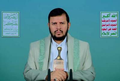 قائد أنصار الله: سفن دولتين إسلاميتين وعربيتين تنقل أكبر كمية من المواد الغذائية والبضائع إلى "إسرائيل"