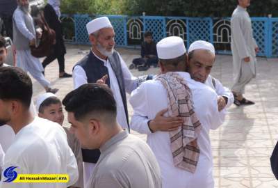 انځورونه / د روضه شریف جومات کې د لوی اختر لمونځ ترسره شو