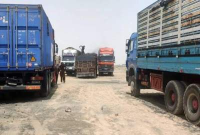 توقف استيراد الفحم والاحجار الکريمة من أفغانستان إلى باكستان؛ مئات الشاحنات عالقة عند الحدود