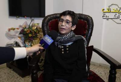 لقاء جرحى مقاومة لبنان مع آية الله السيستاني؛ إهداء خاتم لطفل مصاب