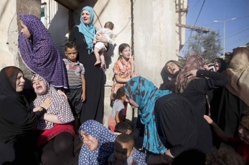 Horrifying scenes of Zionist soldiers shooting at hungry people in Gaza