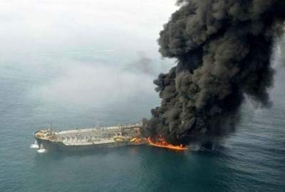 اشتعال النيران في ثلاث ناقلات نفط بمضيق هرمز