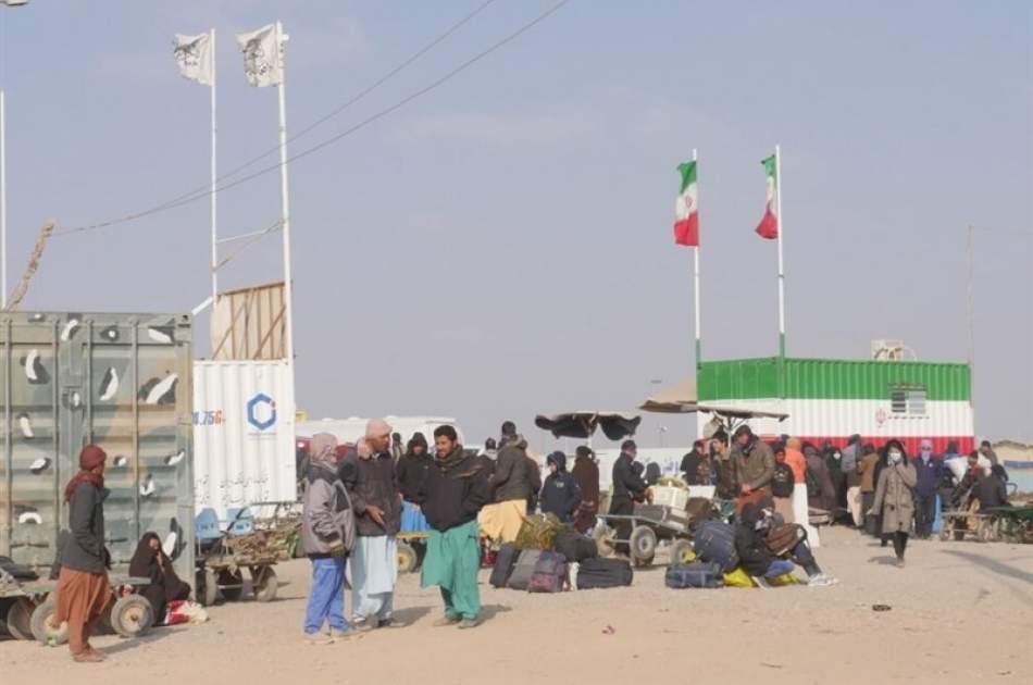 Returning refugees from Iran have been left without support at the Islam Qala border; concerns about the lack of shelter and jobs in the country