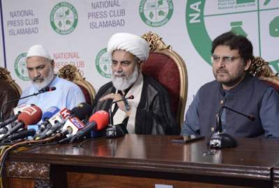 عضو مجلس الشيوخ الباكستاني: آية الله خامنئي هو قائدنا السياسي ومرجع تقليدنا / تحذير لترامب ونتنياهو بشأن ردّ المسلمين في العالم وباكستان