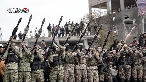 روزنامه اسرائیلی: حماس بدون نشانه‌ای از شکست، همچنان مقاومت می‌کند