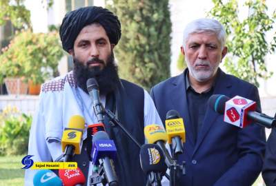 امید به برکت سفره‌های مشترک؛ تأکید نماینده امارت اسلامی بر مدیریت انسانی مهاجرین و توسعه همکاری‌های اقتصادی ایران و افغانستان