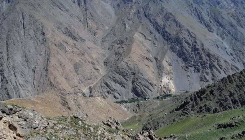 آغاز استخراج زمرد از پنج معدن جدید در پنجشیر؛ ایجاد اشتغال برای یکصد کارگر
