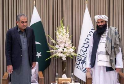 لقاء وزير الداخلية الباكستاني مع سراج الدين حقاني في كابل؛ التأكيد على التعامل المناسب مع المهاجرين الأفغان