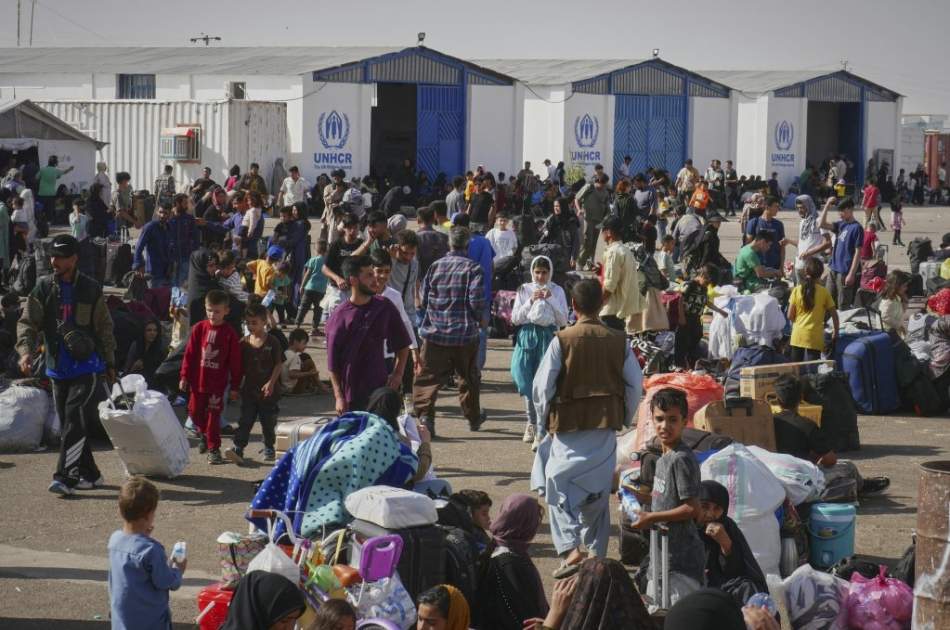 Registration and return of more than 1,600 refugee families from different routes to the country
