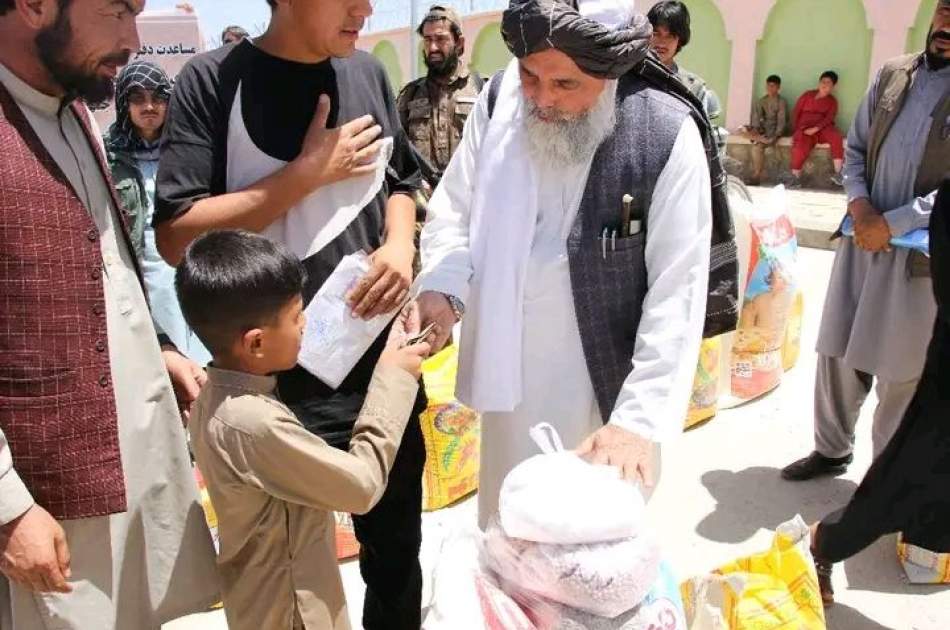 توزیع کمک‌ نقدی و غذایی از سوی دفتر آیت‌الله سیستانی برای ۵۱ خانواده عودت‌کننده در بامیان