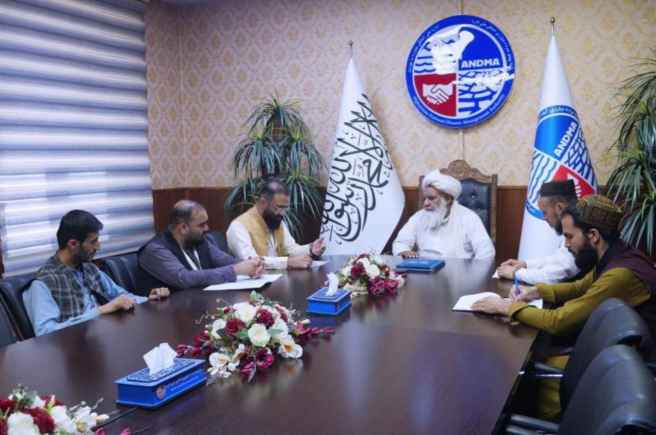 په بادغیس کې له ۲۴۰۰ څخه زیاتو کورنیو ته د خوراکي توکو ویش