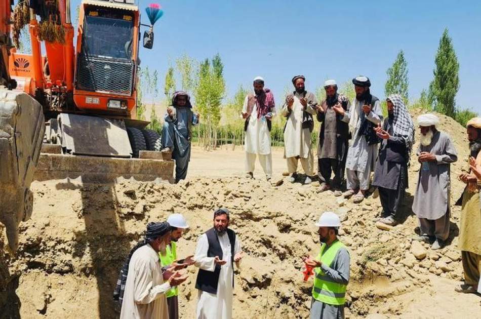 آغاز بازسازی دو پل و یک جاده روستایی در جغتو میدان وردک