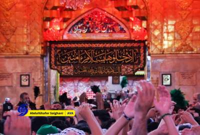 ویدئو/ کربلا در روز اربعین؛ خیزش میلیونی عاشقان حسین(ع) در بین‌الحرمین  <img src="https://cdn.avapress.net/images/video_icon.png" width="16" height="16" border="0" align="top">