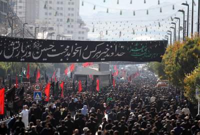 حضور پرشور زائران و مهاجرین افغانستان در کنار ۳۵ هزار زائر خارجی در سالروز شهادت امام رضا(ع) در مشهد حضور پرشور زائران و مهاجرین افغانستان در کنار ۳۵ هزار زائر خارجی در سالروز شهادت امام رضا(ع) در مشهد