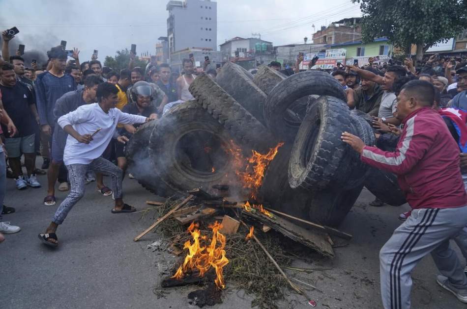 Nepal unrest enters new phase; Indian woman killed, interim government likely