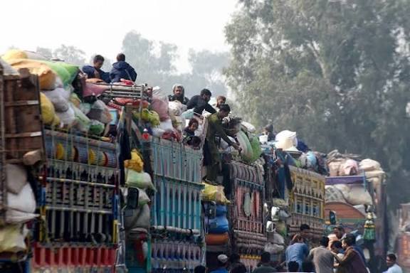 بازگشت بیش از ۸ هزار مهاجر افغانستانی از پاکستان و ایران در یک روز