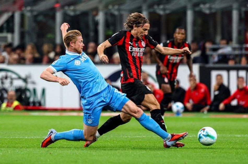 Milan inflicts first defeat of the season on defending champions by reducing Napoli to 10 men