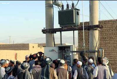 حل مشکل برق باشندگان گچ‌گذر مزارشریف با نصب دو ترانسفارمر جدید
