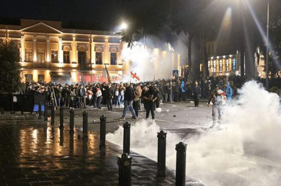Protesters attack Georgian presidential palace as elections are underway