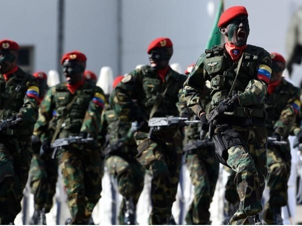 ونزوئلا با پهپادهای مسلح و رزمایش‌های نظامی به تهدیدهای امریکا پاسخ داد