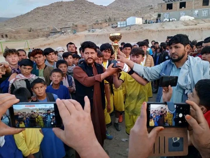 تیم استقلال اشکارآباد قهرمان مسابقات فوتبال جام خزانی دایکندی شد