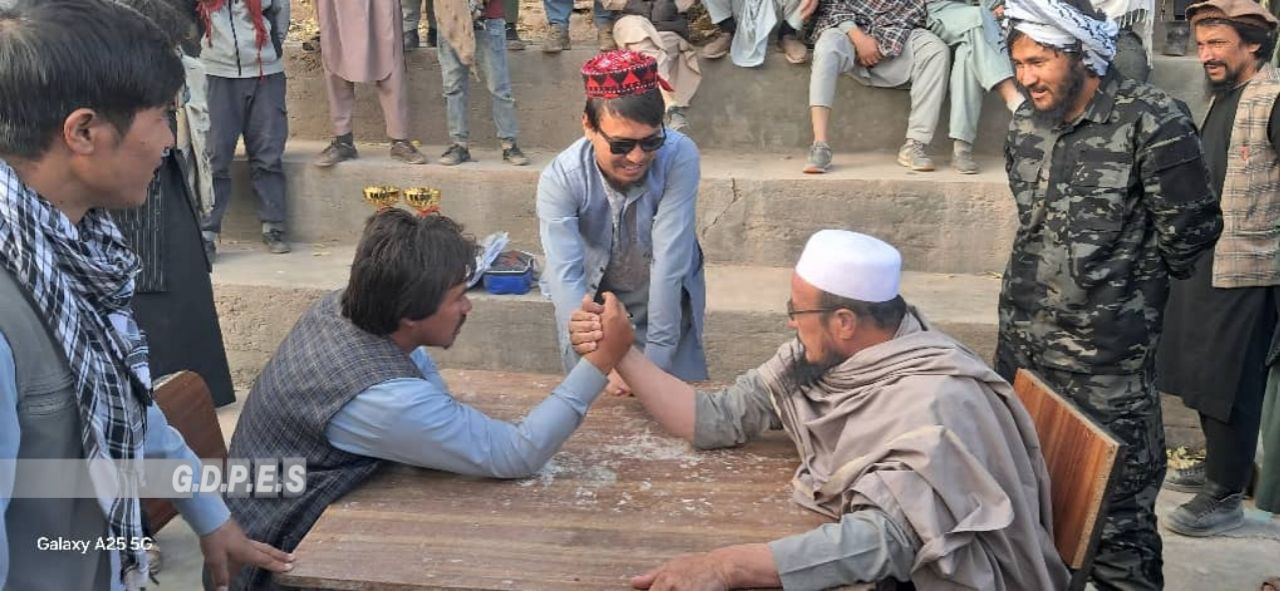 برگزاری مسابقات محلی دست‌کشتی در ولسوالی ورس بامیان