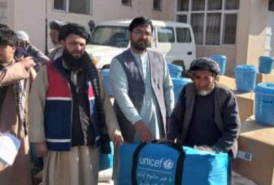 توزیع کمک‌های غذایی و غیرغذایی برای بیش از ۵۷۰ خانواده آسیب‌دیده و عودت‌کننده در بامیان