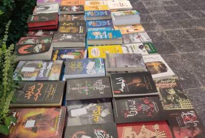 نمایشگاه خیابانی کتاب «رنگین‌کمان» در هرات برای ترویج فرهنگ مطالعه برگزار شد