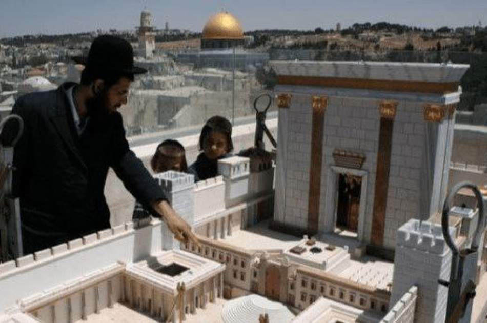 The risk of the walls of Al-Aqsa Mosque collapsing following Israeli excavations