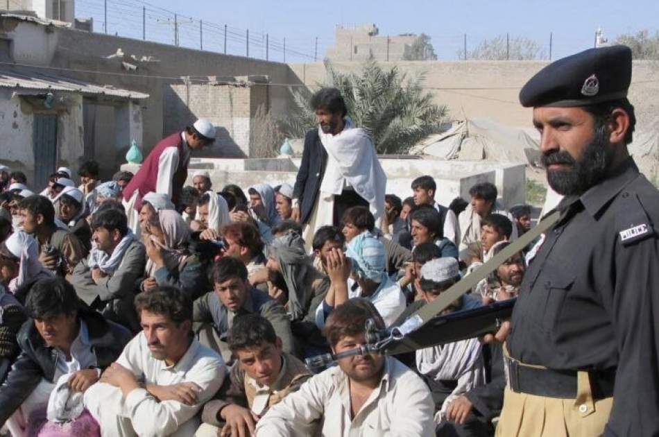 په پاکستان کې د ۳۰۵ بندیانو افغان کډوالو خوشې کول او بیرته راستنیدل