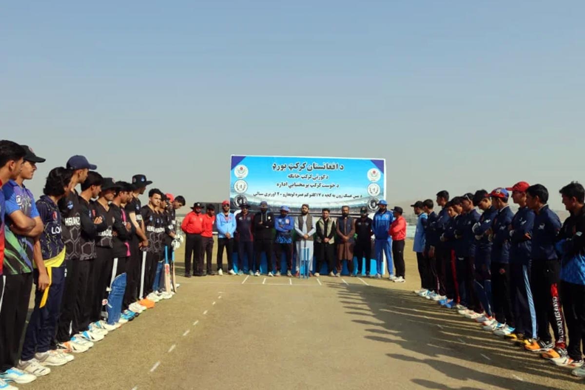 رقابت‌های کریکت زیر ۱۷ سال زون مس عینک در خوست آغاز شد