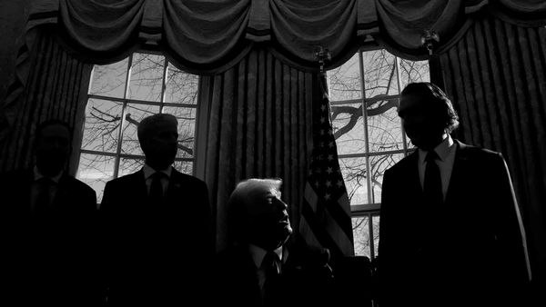 افزایش خشونت‌های سیاسی، مقام‌های دولت ترامپ را به پناهگاه‌های نظامی کشاند