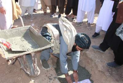 آغاز ساخت شبکه آبرسانی با هزینه ۳ میلیون افغانی در شهرک مهاجرین هرات