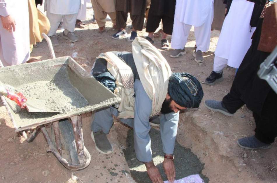 د هرات د کډوالو په کمپ کې د ۳ میلیونه افغانیو په ارزښت د اوبو رسولو شبکې جوړول پیل شول