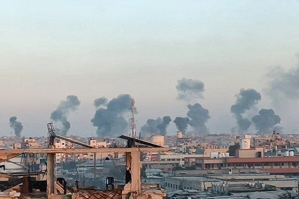آتش‌باری نظامیان صهیونیست در نوار غزه؛ تخریب منازل و انفجارهای شدید گزارش شد