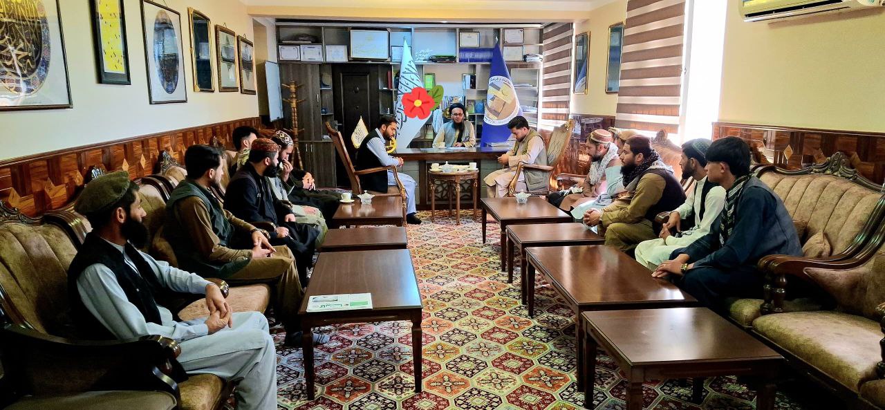 دیدار رئیس اطلاعات و فرهنگ کاپیسا با جوانان فعال و رضاکار؛ جوانان ستون فقرات جامعه خوانده شدند