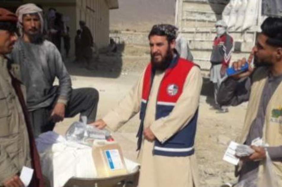 په بغلان کې له ۲۰۰۰ څخه زیاتو اړمنو کورنیو ته د خوراکي توکو مرسته وېشل