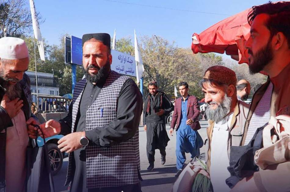 د کابل ښاروالۍ د چاپیریال ککړتیا کمولو لپاره پلاستیکي نقشې ویشي