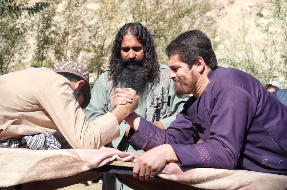 برگزاری مسابقه دست‌کشی در ولسوالی چهارسده ولایت غور