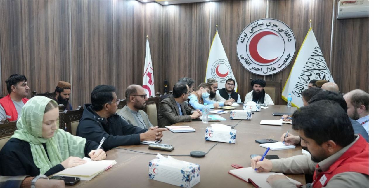 شریکان بین‌المللی هلال‌احمر: برای رسیدگی به خانواده‌های آسیب‌دیده زلزله همکاری کامل می‌کنیم