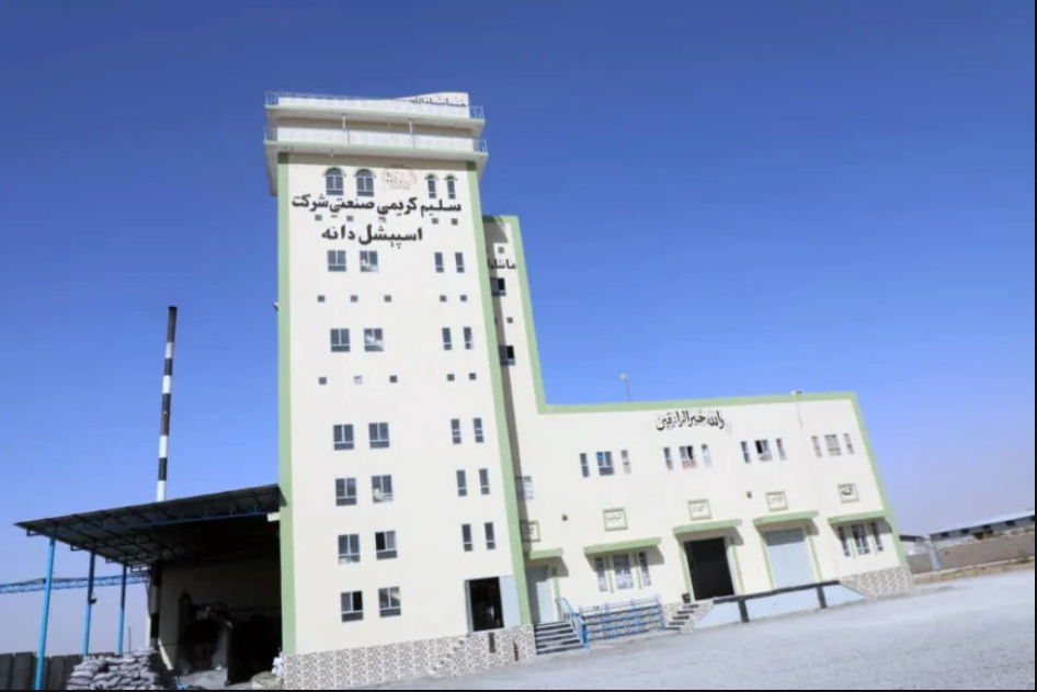 گشایش فابریکه تولید و فرآوری خوراکه مرغ و پنبه در قندهار