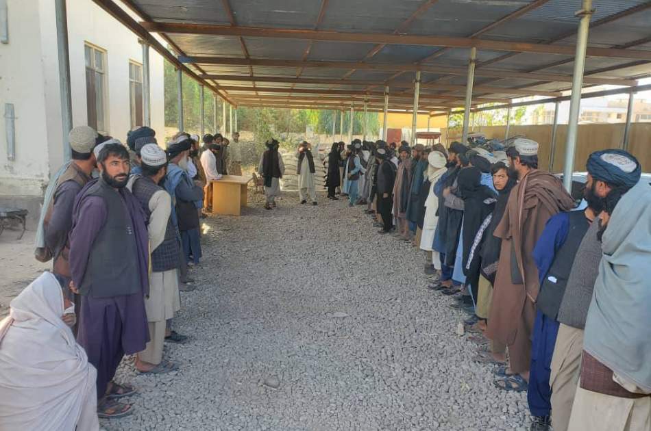 آغاز توزیع تخم‌های اصلاح‌شده گندم و کودهای کیمیاوی برای بیش از سه هزار دهقان در ارزگان