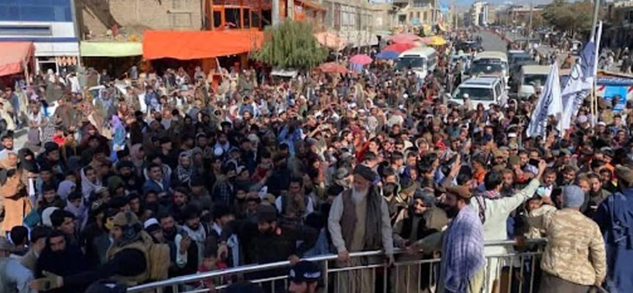 استقبال پرشور باشندگان پکتیا از بازیکنان تیم ملی فوتسال زیر۱۷ سال کشور