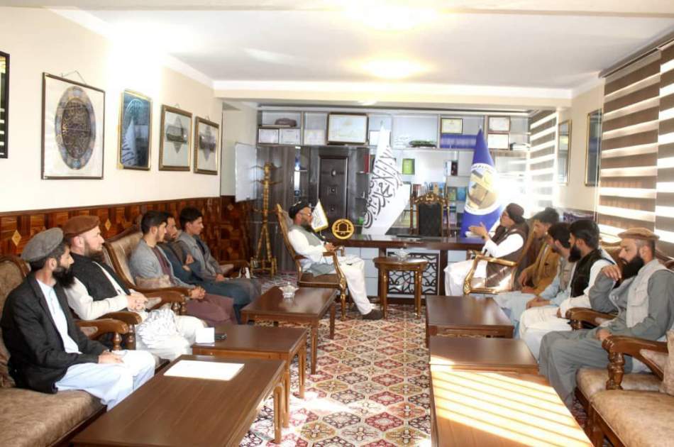 د کاپیسا د اطلاعاتو او کلتور رئیس د کوهستان ولسوالۍ د رضاکارو ځوانانو سره وکتل