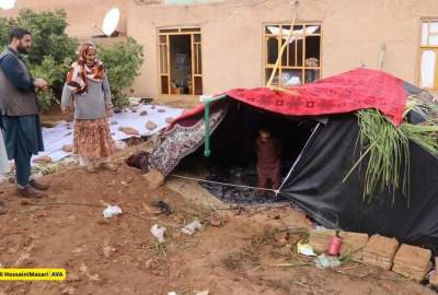 د جوزجان والي د بلخ او سمنګان زلزله ځپلو سره د یو ملیون افغانیو مرسته وکړه