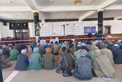 توزیع کمک نقدی برای بیش از ۳۰۰ فامیل مستحق در بامیان