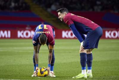 كل شيء انهار: خمسة أيام عصيبة وكارثية لبرشلونة؛ من شبه إقصاء من كأس ملك إسبانيا إلى خسارة لقب الدوري الإسباني