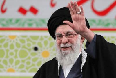 قائد الثورة الاسلامية الايرانية وكبار المسؤولين بسلامة تامة