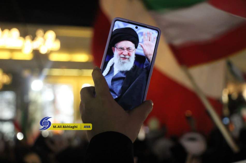 تصاویر/ حضور یکپارچه مردم در چهارمین شب شهادت امام خامنه‌ای در میدان توحید قم  