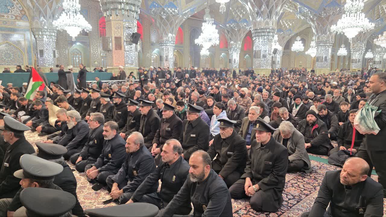 تصاویر/ اجتماع بزرگ مهاجرین افغانستان در مشهد در محکومیت شهادت حضرت امام خامنه‌ای  <img src="https://cdn.avapress.net/images/picture_icon.png" width="16" height="16" border="0" align="top">